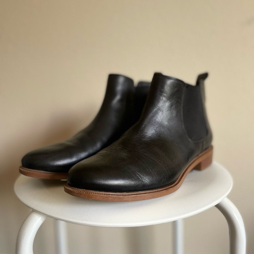 Clark’s Black Leather Chelsea Boots